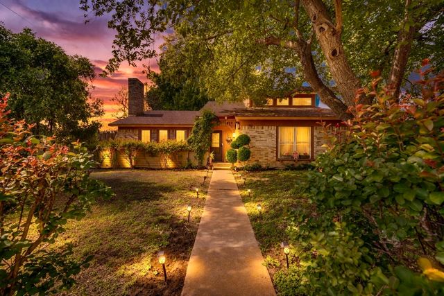 2902 Green Oaks Drive, Garland, TX 75040