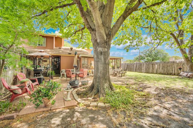 2902 Green Oaks Drive, Garland, TX 75040