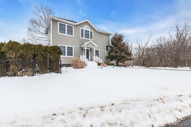 300 Fiddler Lane, Greenport, NY 11944