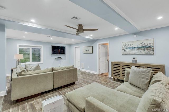300 Fiddler Lane, Greenport, NY 11944
