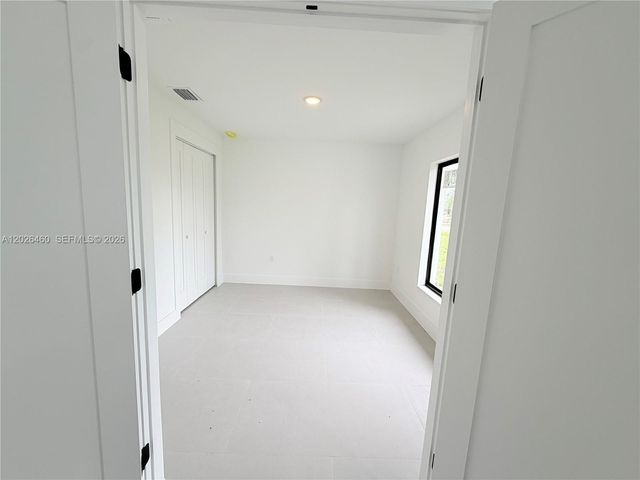 911 Cleveland Ave, Lehigh Acres, FL 33972