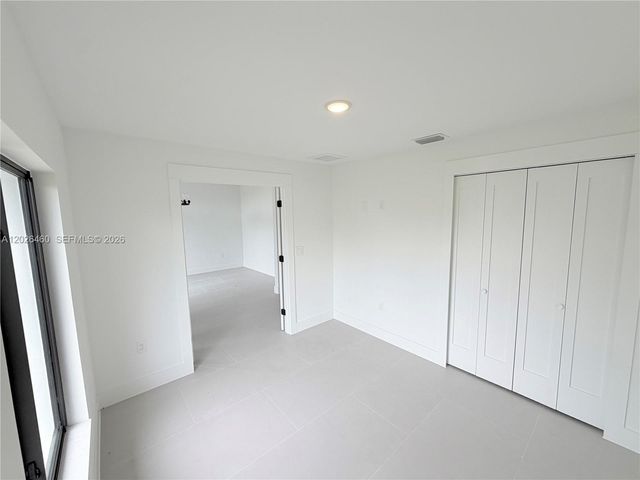 911 Cleveland Ave, Lehigh Acres, FL 33972