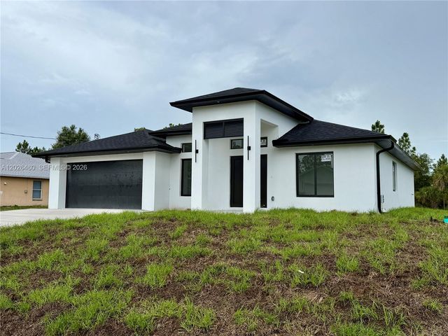 911 Cleveland Ave, Lehigh Acres, FL 33972