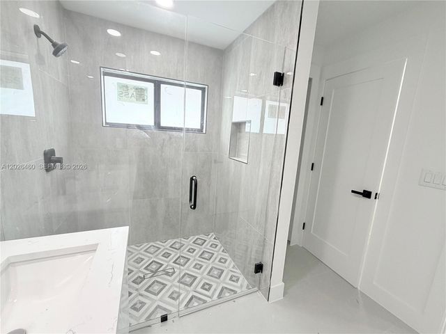 911 Cleveland Ave, Lehigh Acres, FL 33972