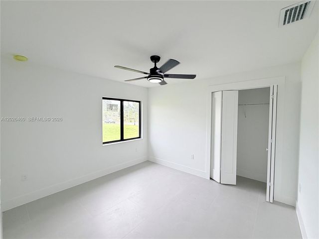 911 Cleveland Ave, Lehigh Acres, FL 33972