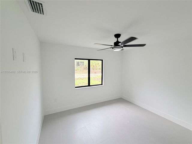 911 Cleveland Ave, Lehigh Acres, FL 33972