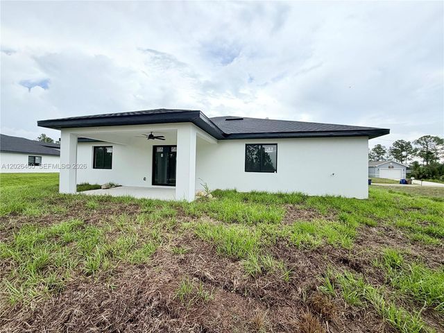 911 Cleveland Ave, Lehigh Acres, FL 33972