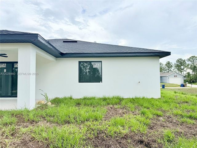 911 Cleveland Ave, Lehigh Acres, FL 33972