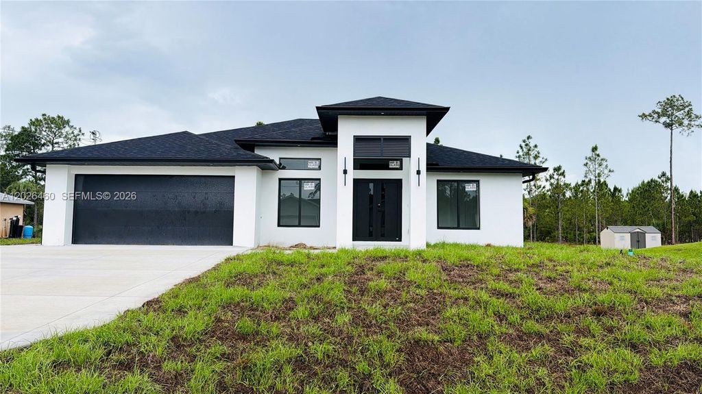 911 Cleveland Ave, Lehigh Acres, FL 33972
