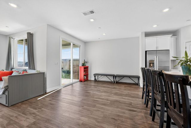 3382 Trumpet Vine Dr, Folsom, CA 95630