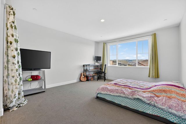 3382 Trumpet Vine Dr, Folsom, CA 95630