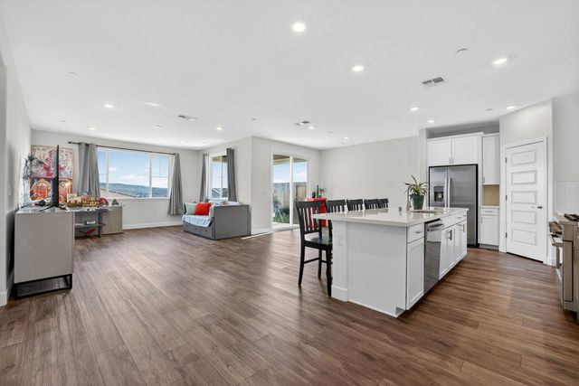 3382 Trumpet Vine Dr, Folsom, CA 95630