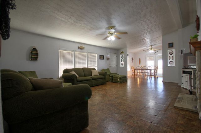 1504 Ranch Road 261, Buchanan Dam, TX 78609