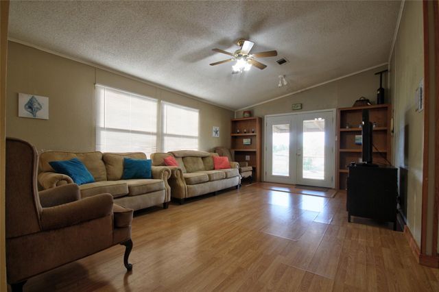 1504 Ranch Road 261, Buchanan Dam, TX 78609