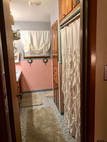 1304 E Main Street, Whitehouse, TX 75791