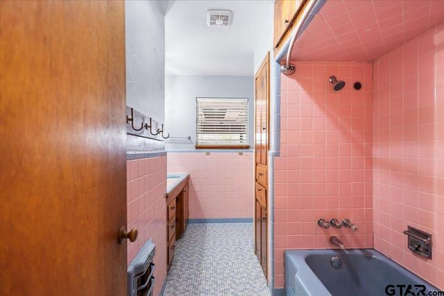 1304 E Main Street, Whitehouse, TX 75791