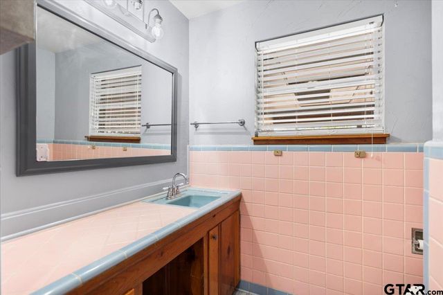 1304 E Main Street, Whitehouse, TX 75791