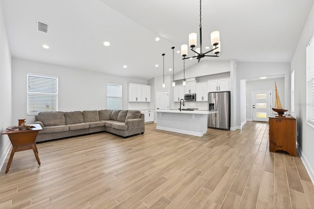 606 DOGFISH LANE, Debary, FL 32713