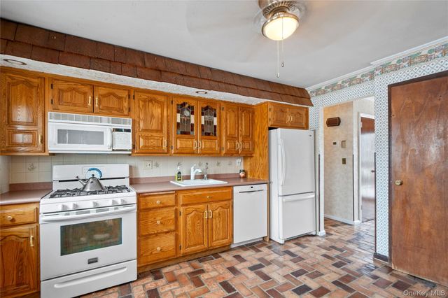 2298 Cleveland Street, North Bellmore, NY 11710