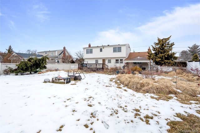 2298 Cleveland Street, North Bellmore, NY 11710