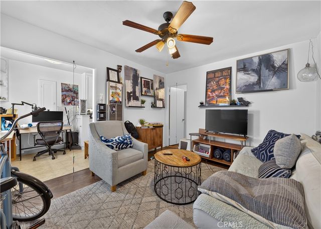 203 6th Street, Newport Beach, CA 92661