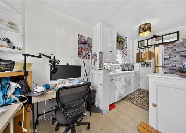 203 6th Street, Newport Beach, CA 92661