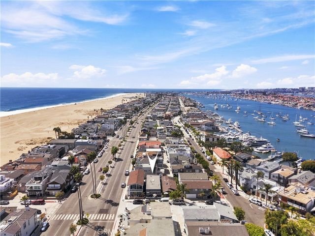 203 6th Street, Newport Beach, CA 92661