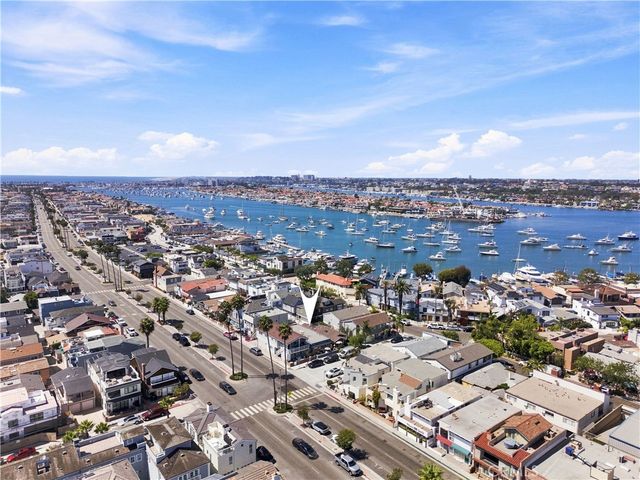 203 6th Street, Newport Beach, CA 92661
