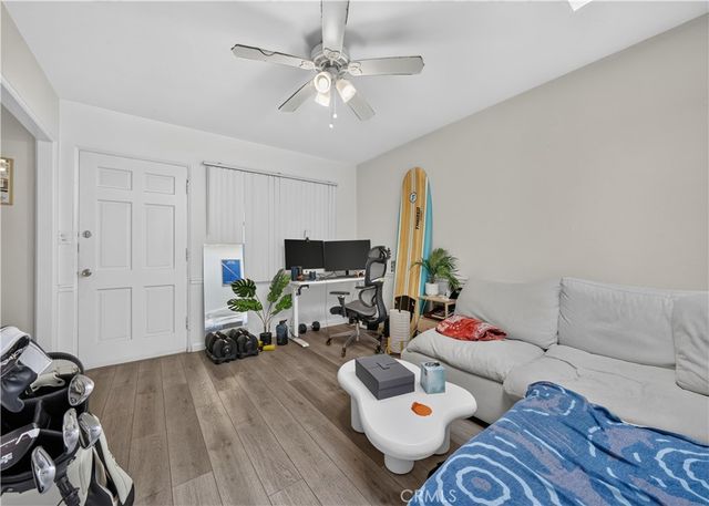 203 6th Street, Newport Beach, CA 92661