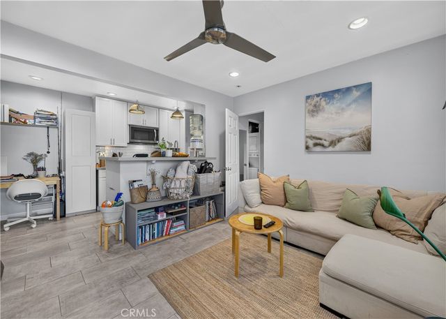 203 6th Street, Newport Beach, CA 92661
