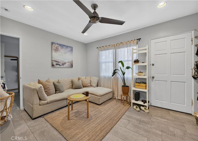 203 6th Street, Newport Beach, CA 92661