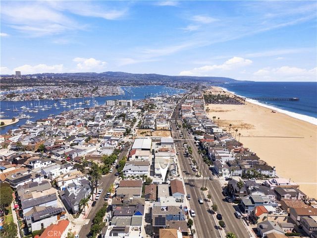 203 6th Street, Newport Beach, CA 92661