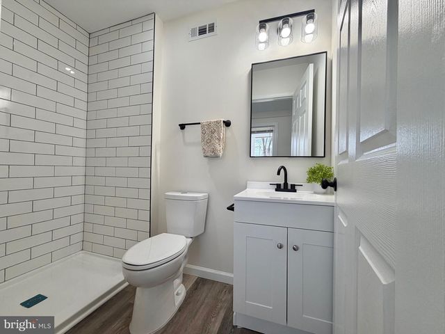 622 W BROAD ST, Gibbstown, NJ 08027