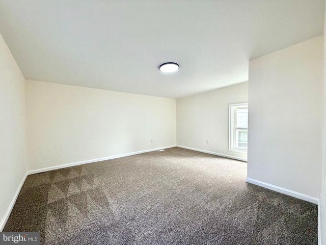 622 W BROAD ST, Gibbstown, NJ 08027