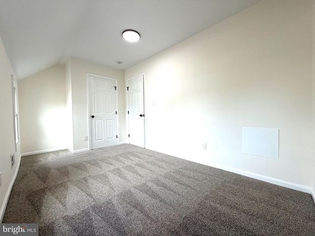 622 W BROAD ST, Gibbstown, NJ 08027