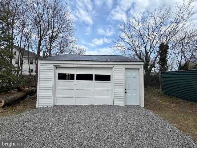 622 W BROAD ST, Gibbstown, NJ 08027