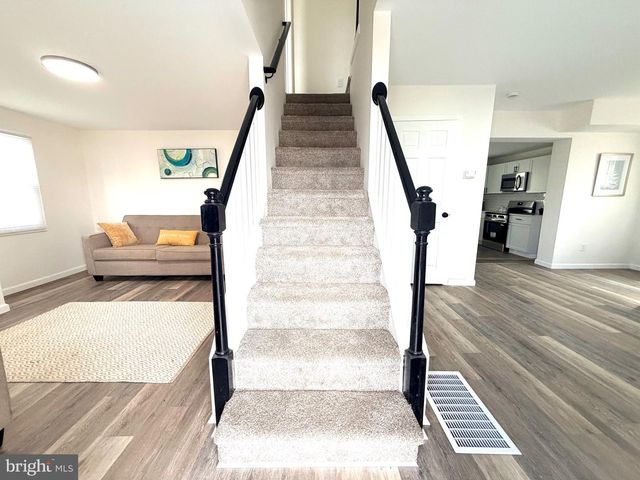 622 W BROAD ST, Gibbstown, NJ 08027