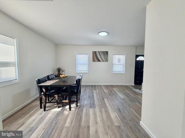 622 W BROAD ST, Gibbstown, NJ 08027