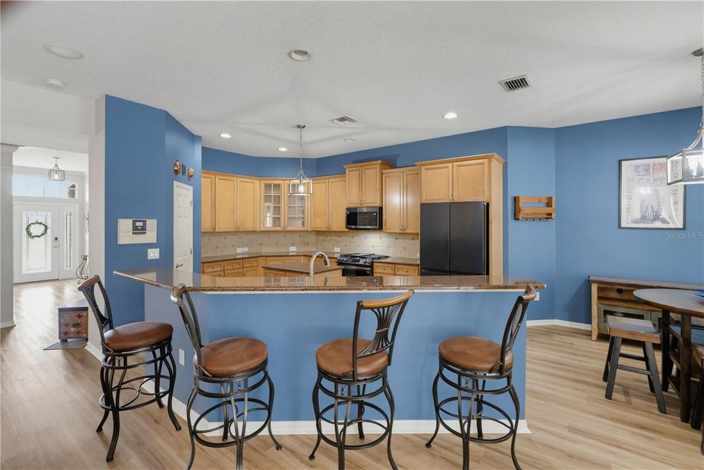 Image 24 of property listing at 11704 NEWBERRY GROVE LOOP, Riverview, FL 33579