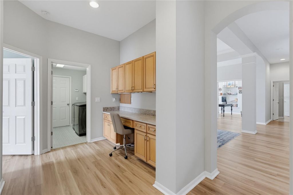Image 51 of property listing at 11704 NEWBERRY GROVE LOOP, Riverview, FL 33579