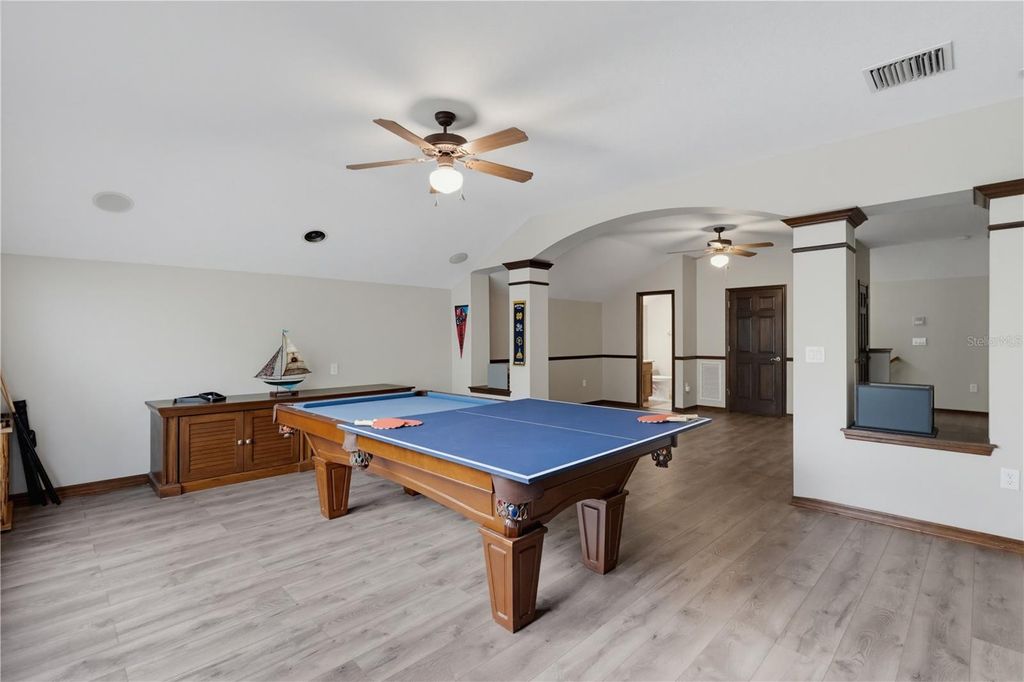 Image 80 of property listing at 11704 NEWBERRY GROVE LOOP, Riverview, FL 33579