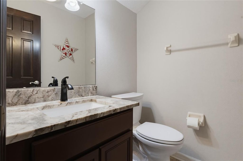 Image 82 of property listing at 11704 NEWBERRY GROVE LOOP, Riverview, FL 33579