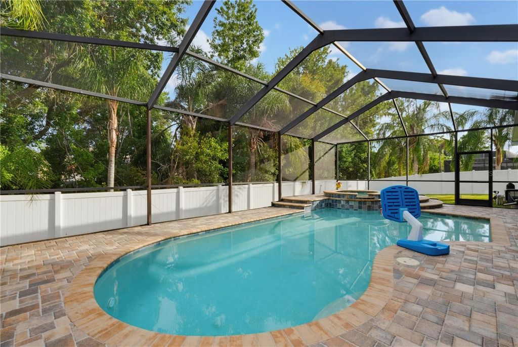 Image 87 of property listing at 11704 NEWBERRY GROVE LOOP, Riverview, FL 33579