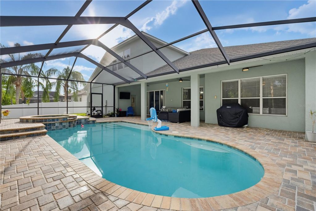 Image 88 of property listing at 11704 NEWBERRY GROVE LOOP, Riverview, FL 33579