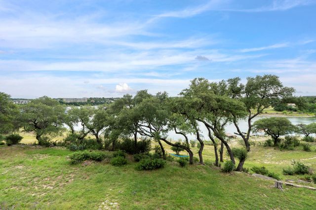 269 Venture BLVD S, Point Venture, TX 78645