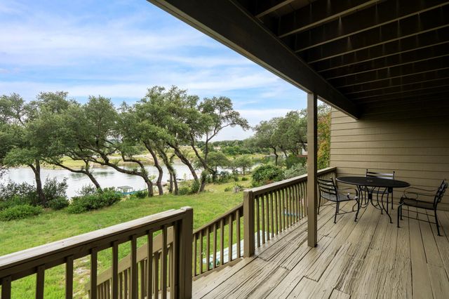 269 Venture BLVD S, Point Venture, TX 78645