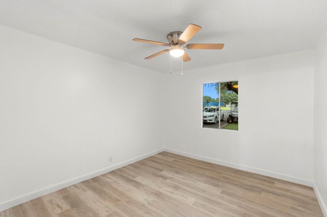 269 Venture BLVD S, Point Venture, TX 78645