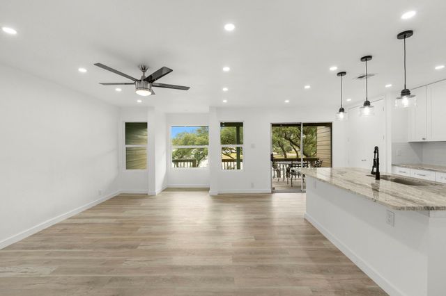 269 Venture BLVD S, Point Venture, TX 78645