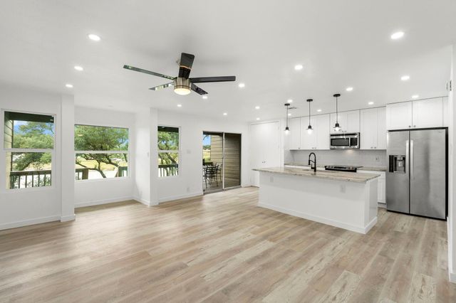 269 Venture BLVD S, Point Venture, TX 78645