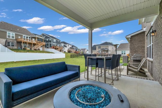 885 Rockwell Dr, Hendersonville, TN 37075